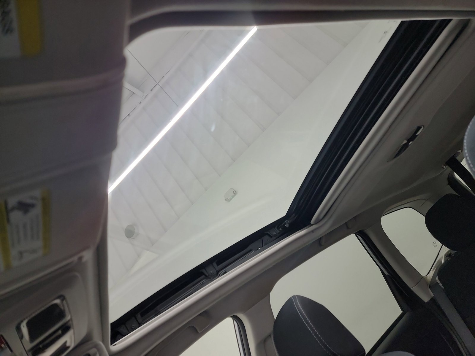 Used 2016 Subaru Forester 2.5i Premium w/ All-Weather Package image 24