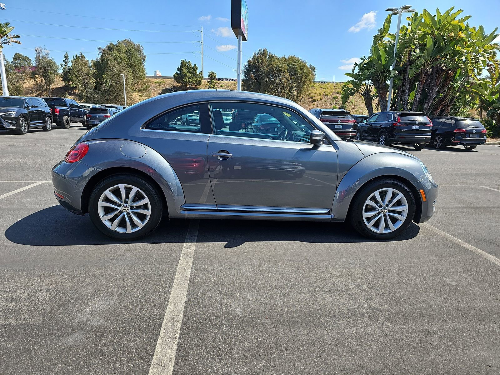Used 2015 Volkswagen Beetle TDI image 4