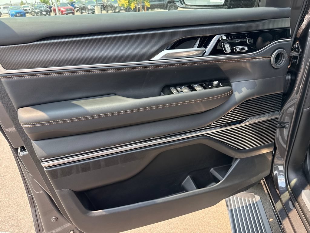 New 2026 Jeep Grand Wagoneer L Summit AWD/4WD image 12
