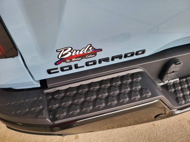 Used 2026 Chevrolet Colorado Z71 w/ Technology Package AWD/4WD image 18