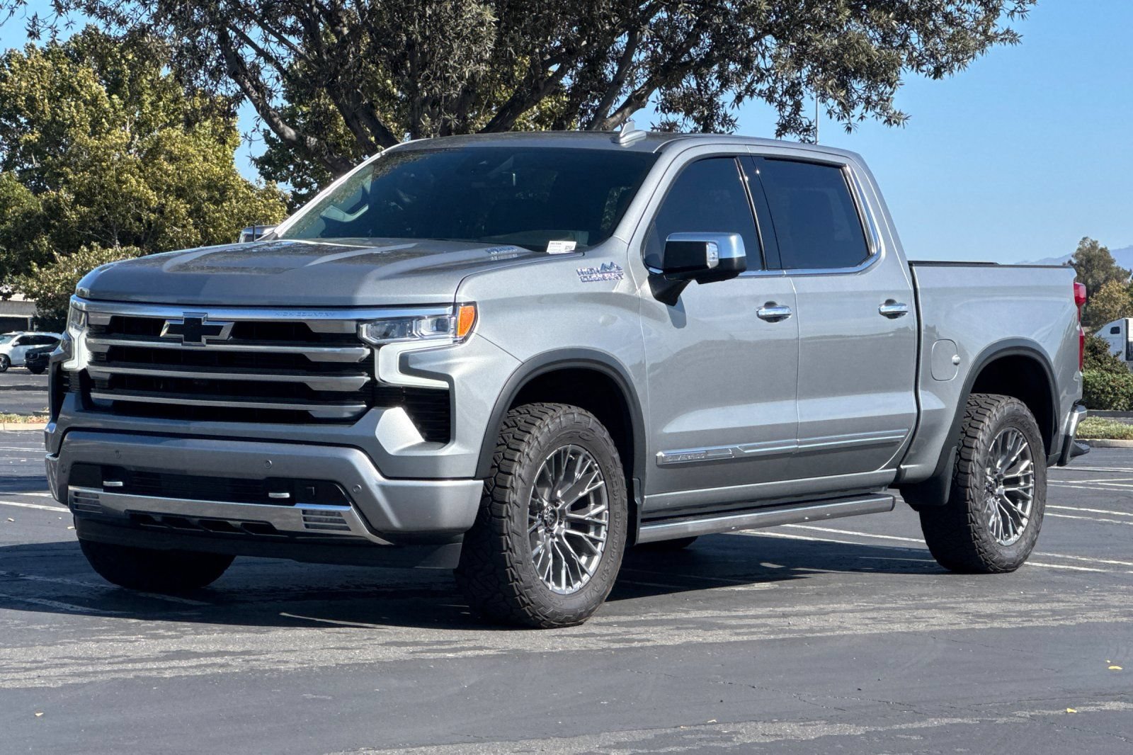 Used 2023 Chevrolet Silverado 1500 High Country w/ High Country Premium Package AWD/4WD image 8