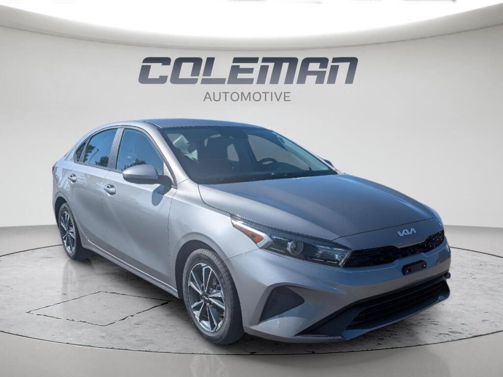 Used 2024 Kia Forte LXS FWD image 3
