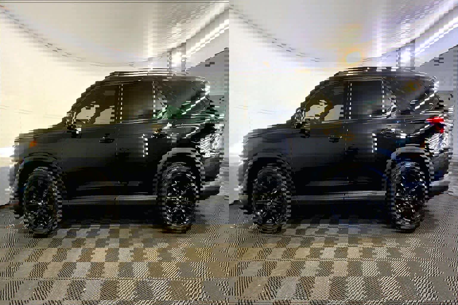 Used 2025 Honda Pilot Black Edition image 2