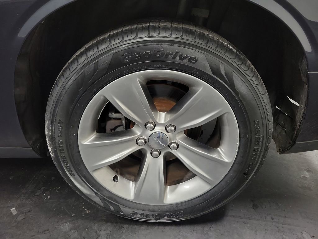 Used 2019 Dodge Challenger SXT image 11