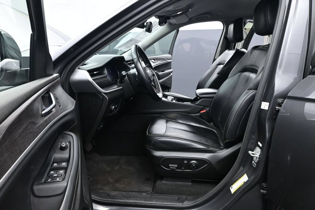Used 2022 Jeep Grand Cherokee L Limited AWD/4WD image 11