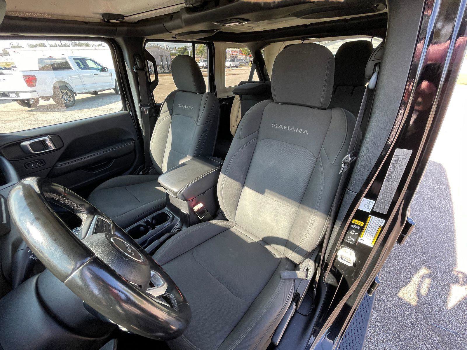 Used 2020 Jeep Wrangler Unlimited Sahara image 9