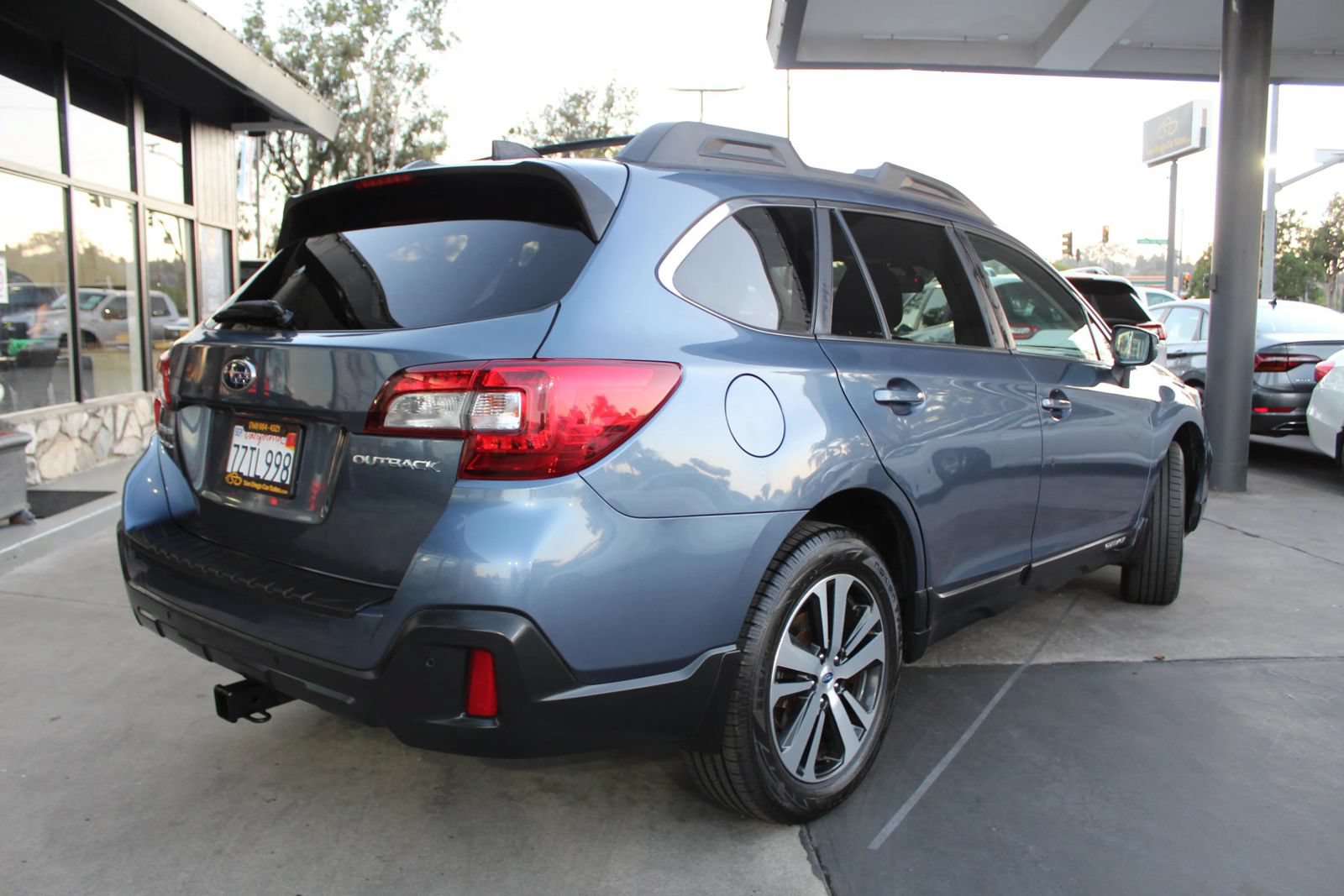 Used 2018 Subaru Outback 2.5i Limited AWD/4WD image 5