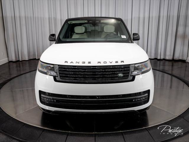 Used 2025 Land Rover Range Rover Autobiography AWD/4WD image 3