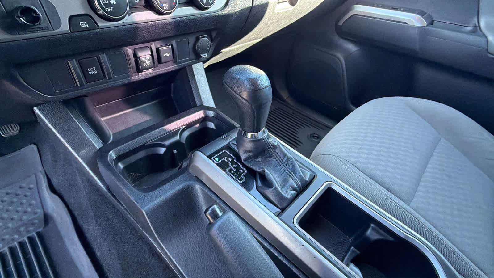 Used 2020 Toyota Tacoma SR5 RWD image 13