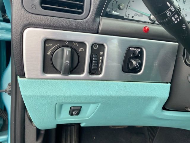 Used 2002 Ford Thunderbird image 16