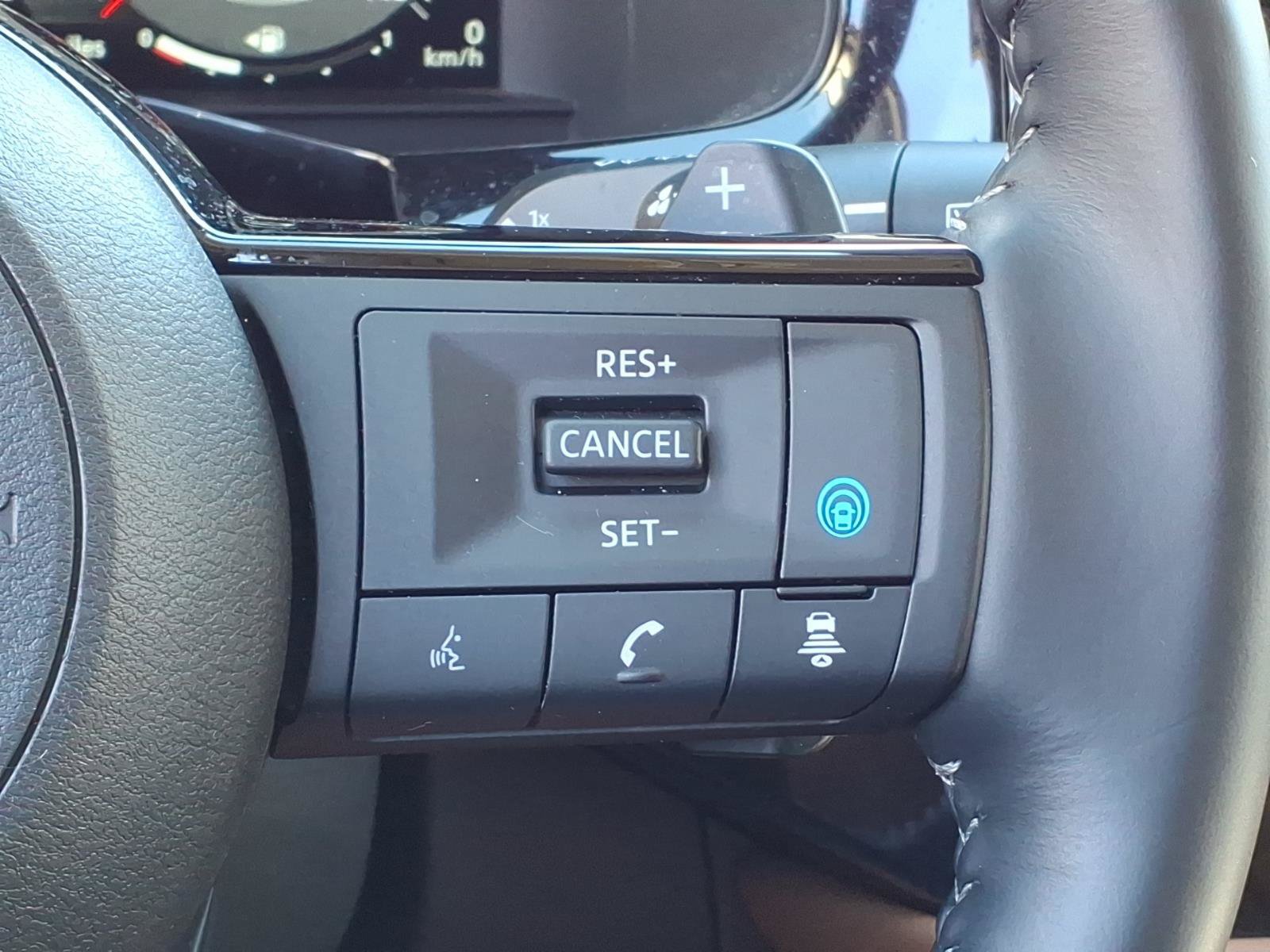Used 2025 Nissan Pathfinder Platinum AWD/4WD image 31