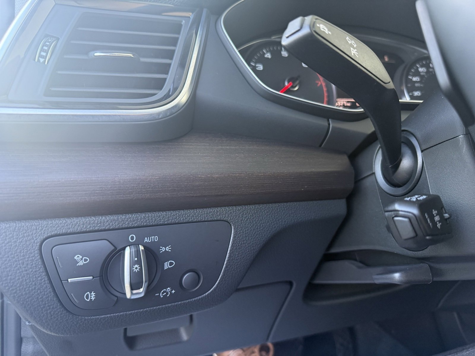 Used 2023 Audi Q5 2.0T Premium w/ Convenience Package image 27