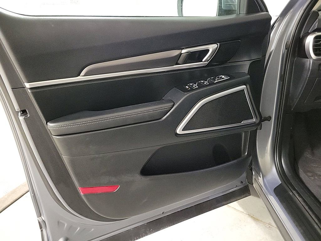 Used 2025 Kia Telluride S image 21