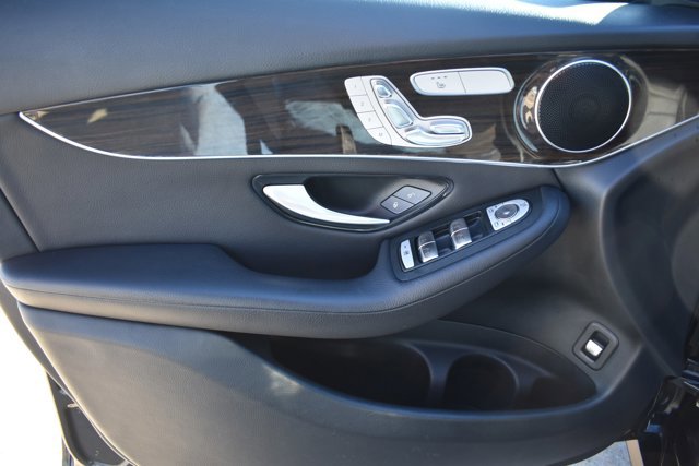 Used 2020 Mercedes-Benz GLC 300 4MATIC image 12