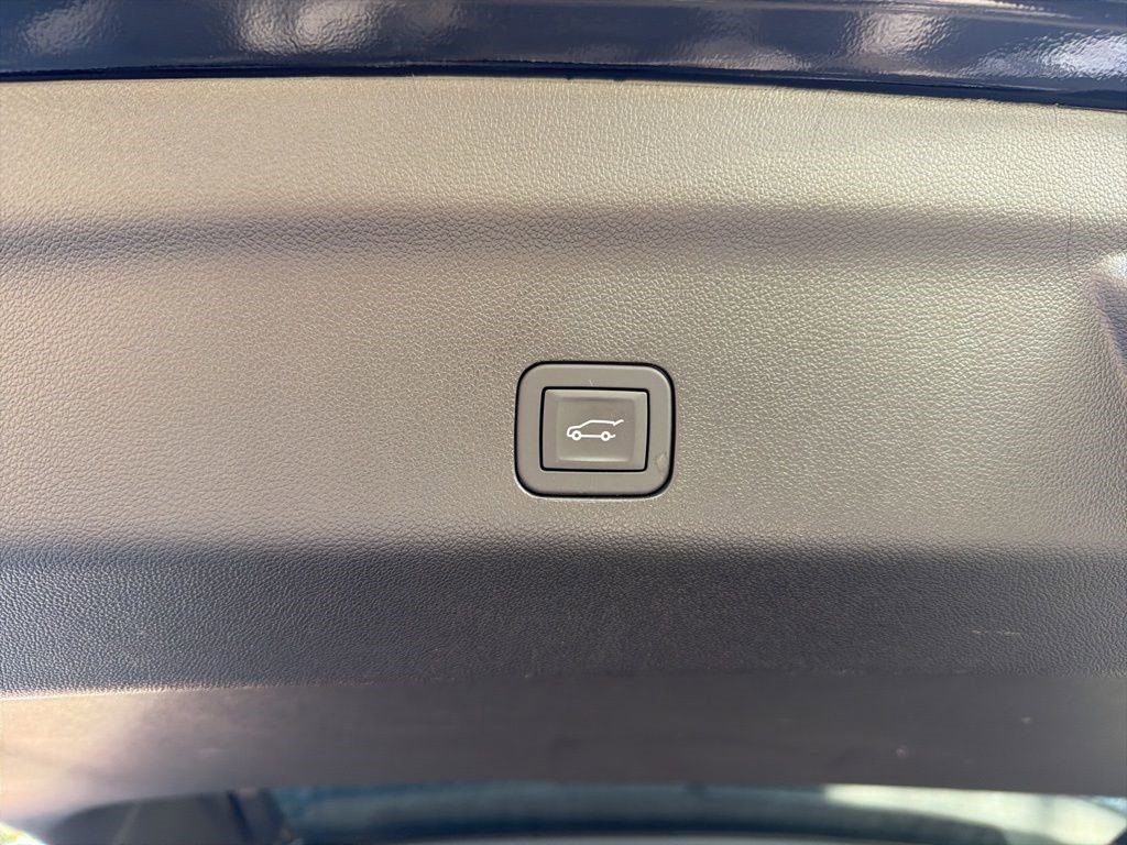 Certified 2025 Cadillac Escalade Sport Platinum w/ LPO, ONYX Package image 14