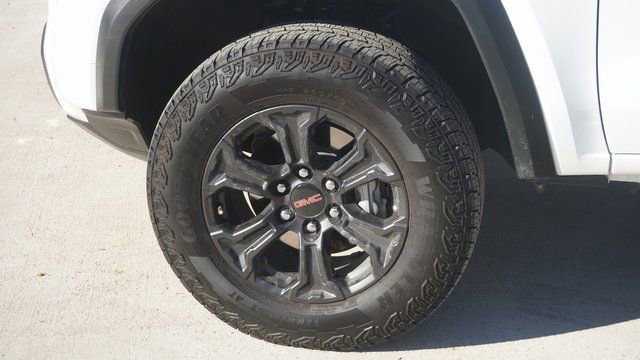 New 2025 GMC Canyon Elevation w/ Convenience Package image 13