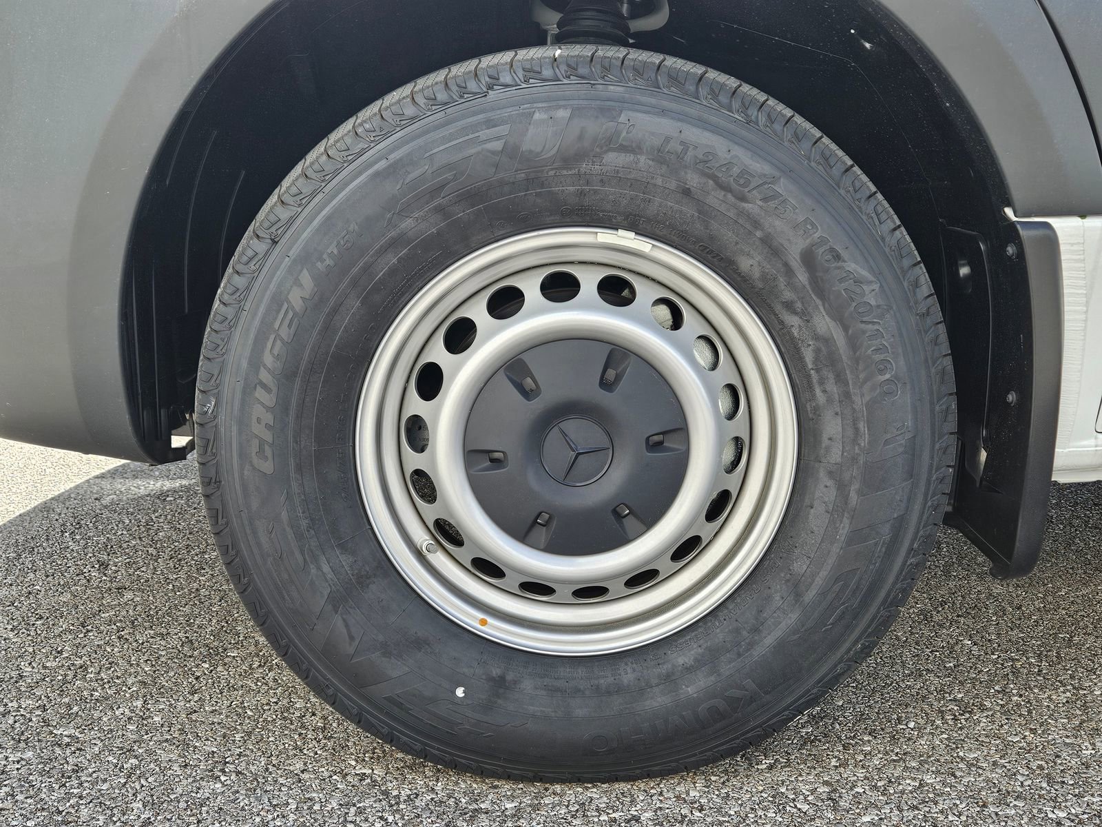 New 2025 Mercedes-Benz eSprinter 144 Cargo image 11