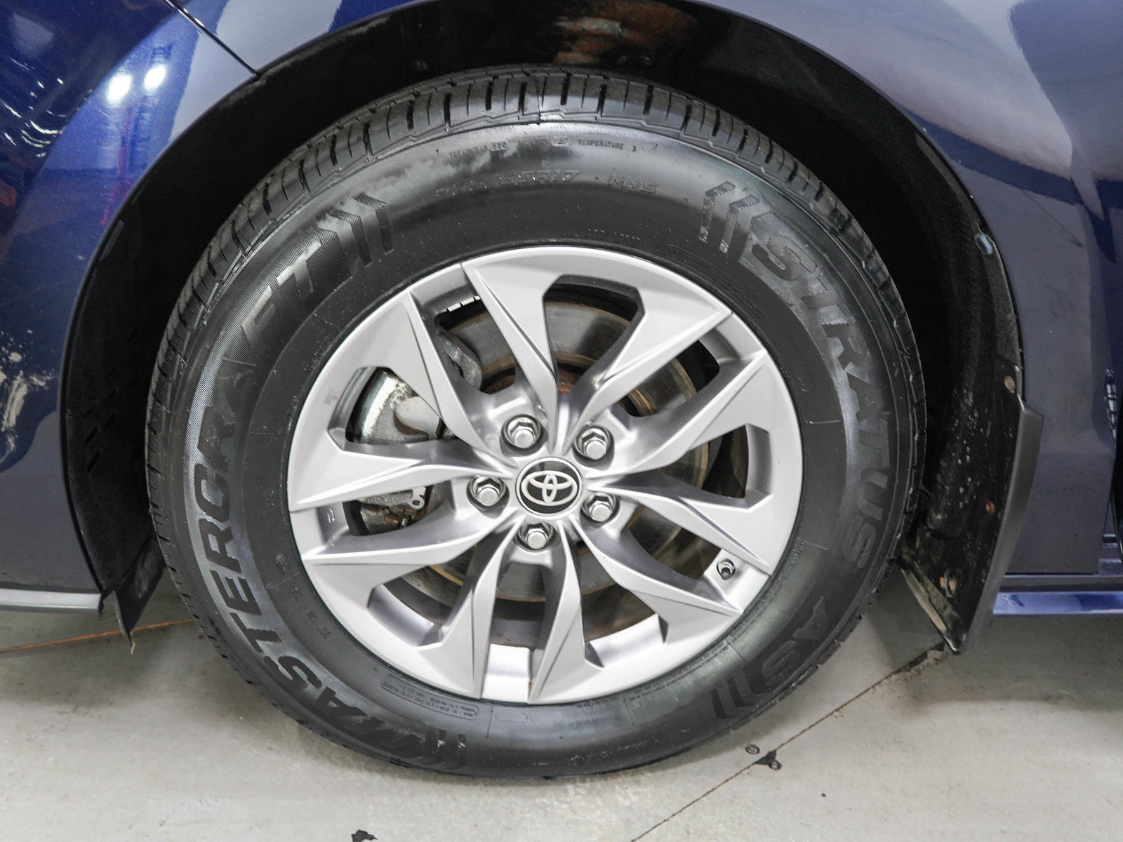 Used 2021 Toyota Sienna XLE w/ XLE Plus Package AWD/4WD image 30