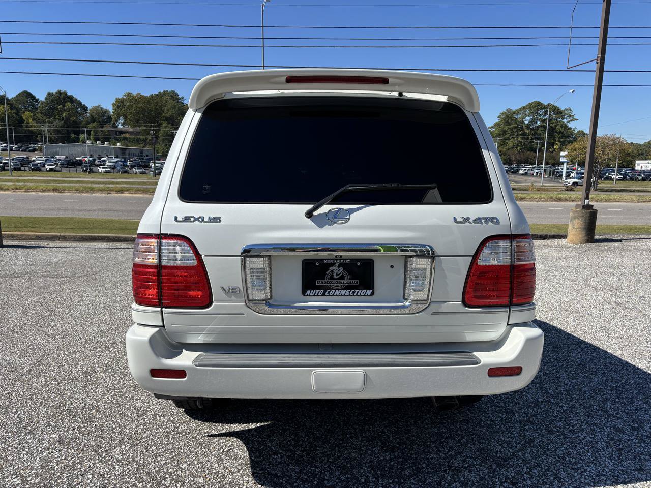 Used 2004 Lexus LX 470 4WD w/ Preferred Accessory Pkg image 4