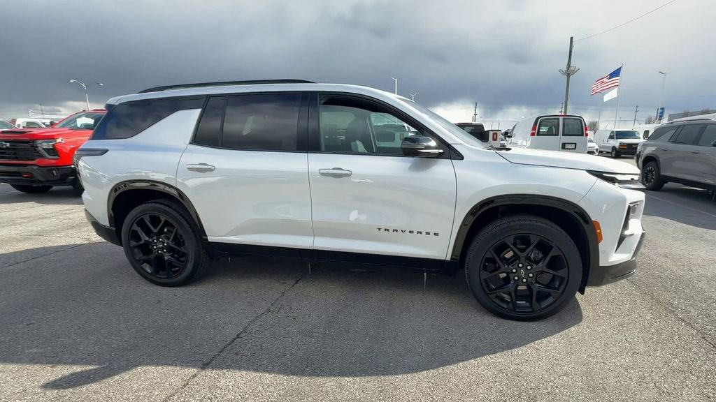 Used 2024 Chevrolet Traverse RS AWD/4WD image 9