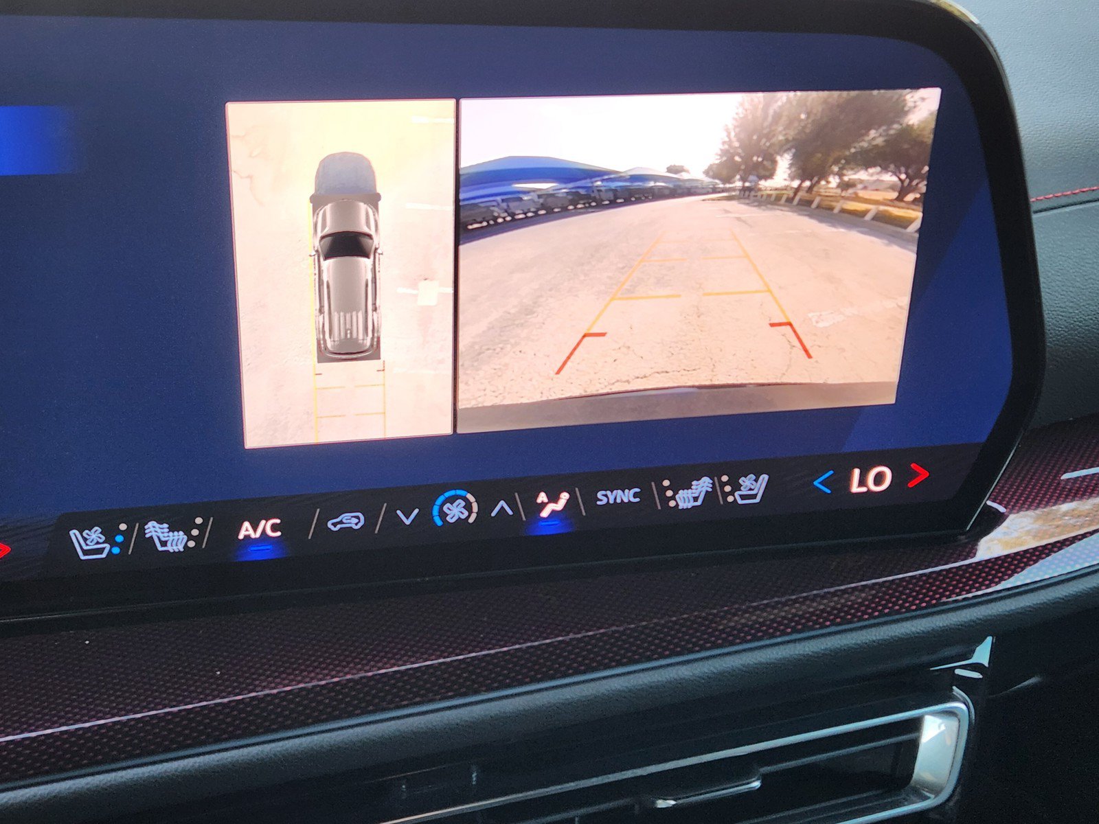 Used 2024 Chevrolet Traverse RS FWD image 8