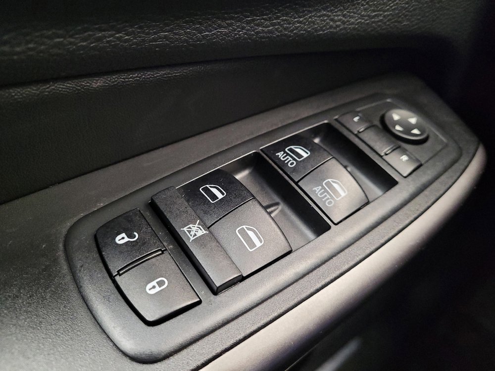 Used 2019 Jeep Cherokee Limited image 27