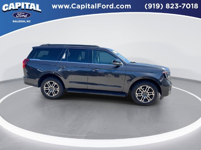 Certified 2025 Ford Expedition Active AWD/4WD image 9
