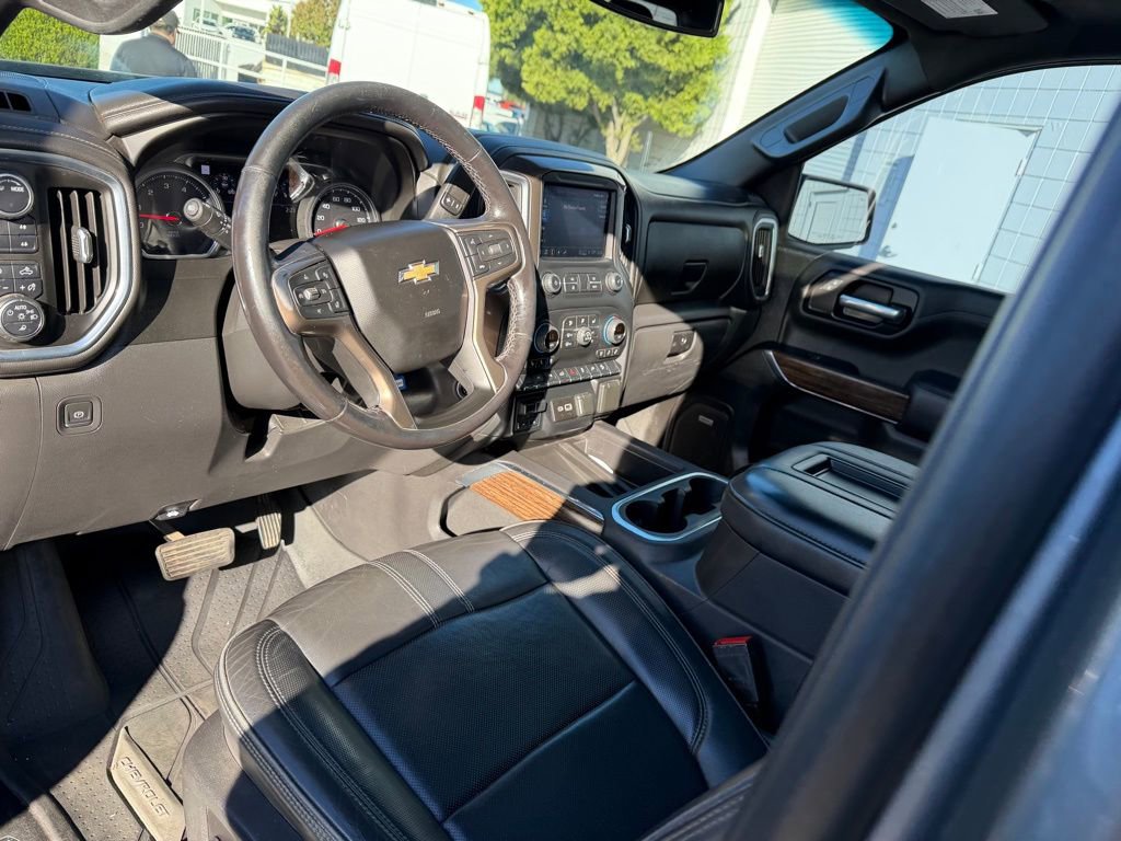Used 2021 Chevrolet Silverado 1500 High Country w/ Safety Package II image 2
