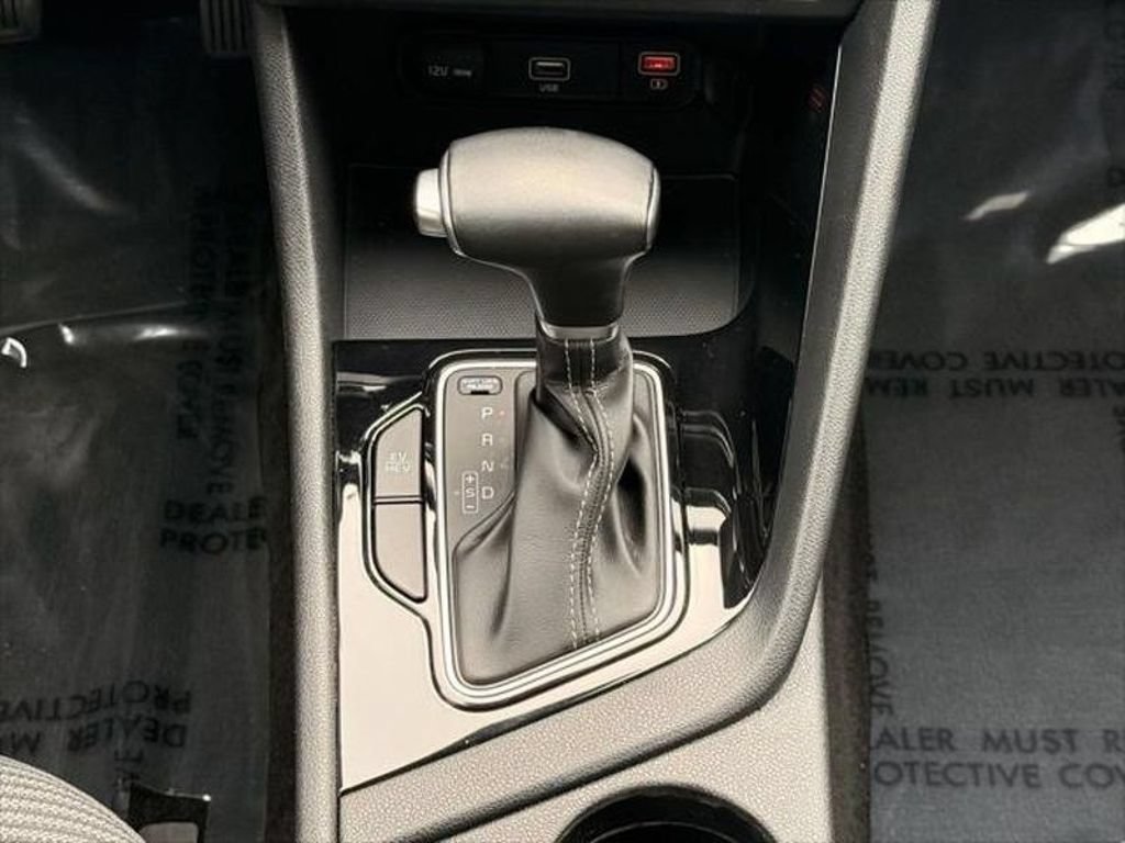 Used 2022 Kia Niro LXS FWD image 27
