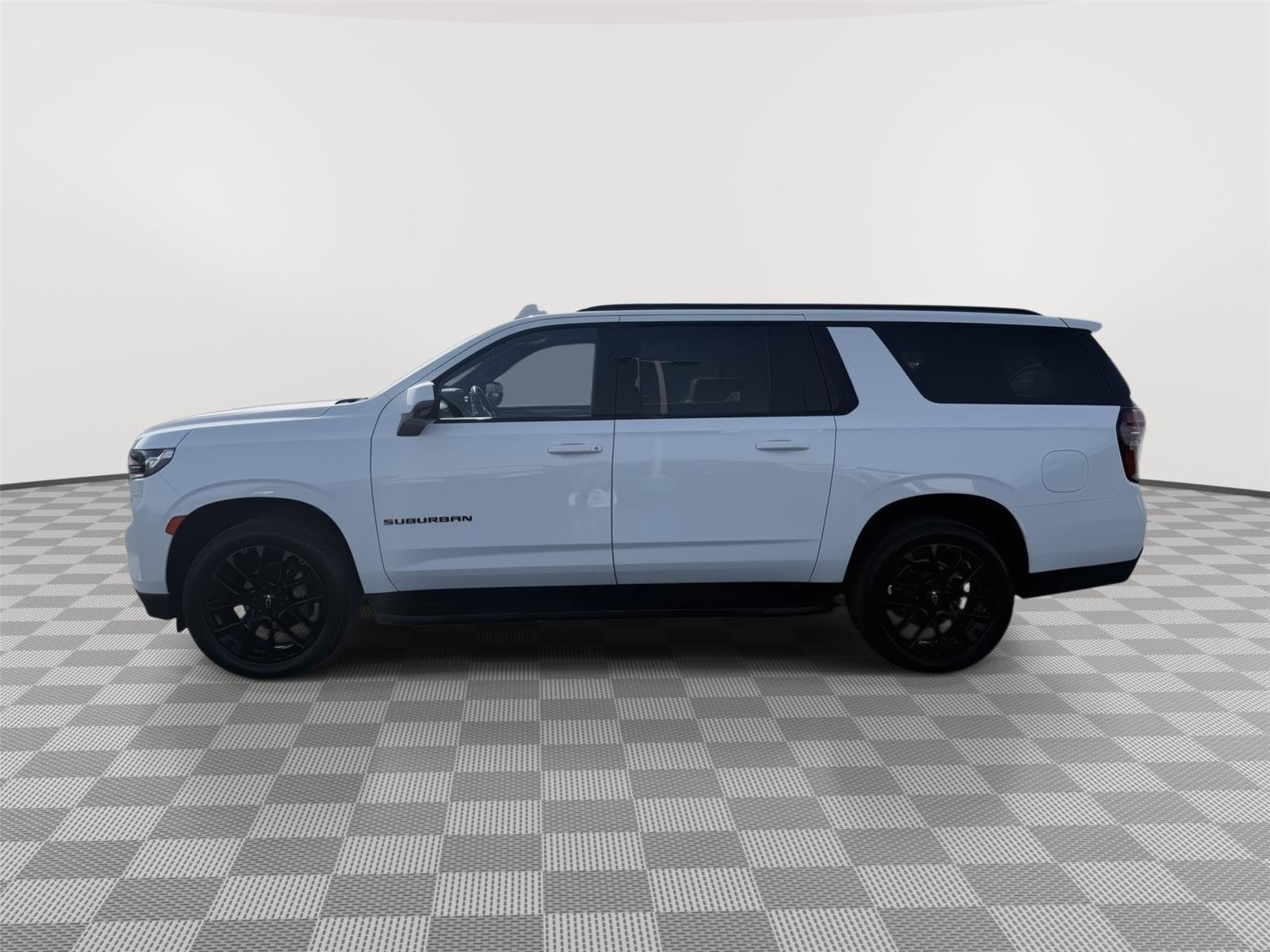 Used 2024 Chevrolet Suburban RST w/ Luxury Package image 4