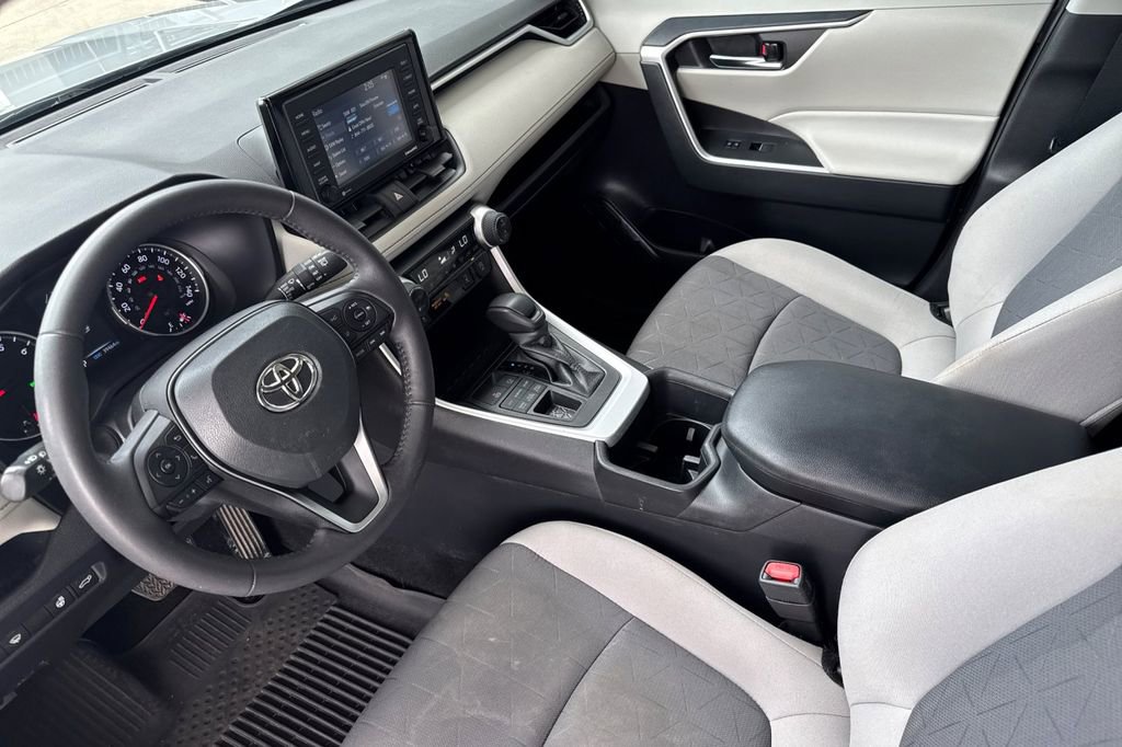 Used 2022 Toyota RAV4 XLE w/ Convenience Package AWD/4WD image 10