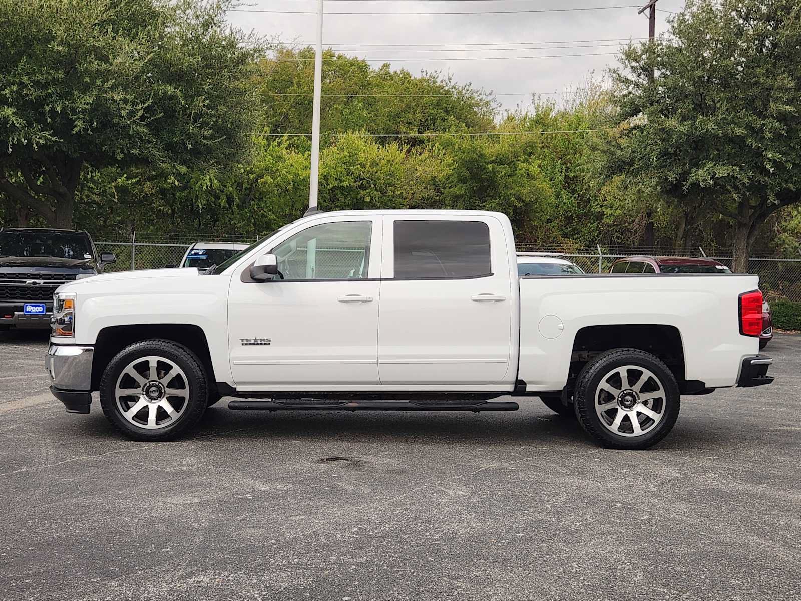 Used 2017 Chevrolet Silverado 1500 LT w/ Texas Edition RWD image 4