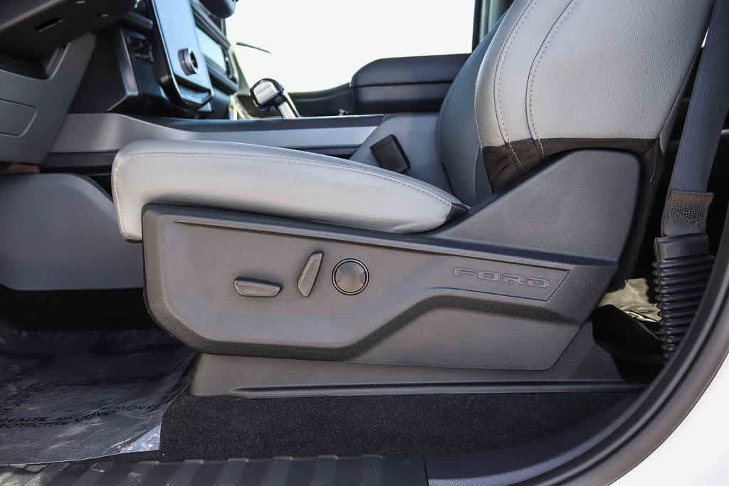 Used 2025 Ford F150 Lightning Flash AWD/4WD image 19