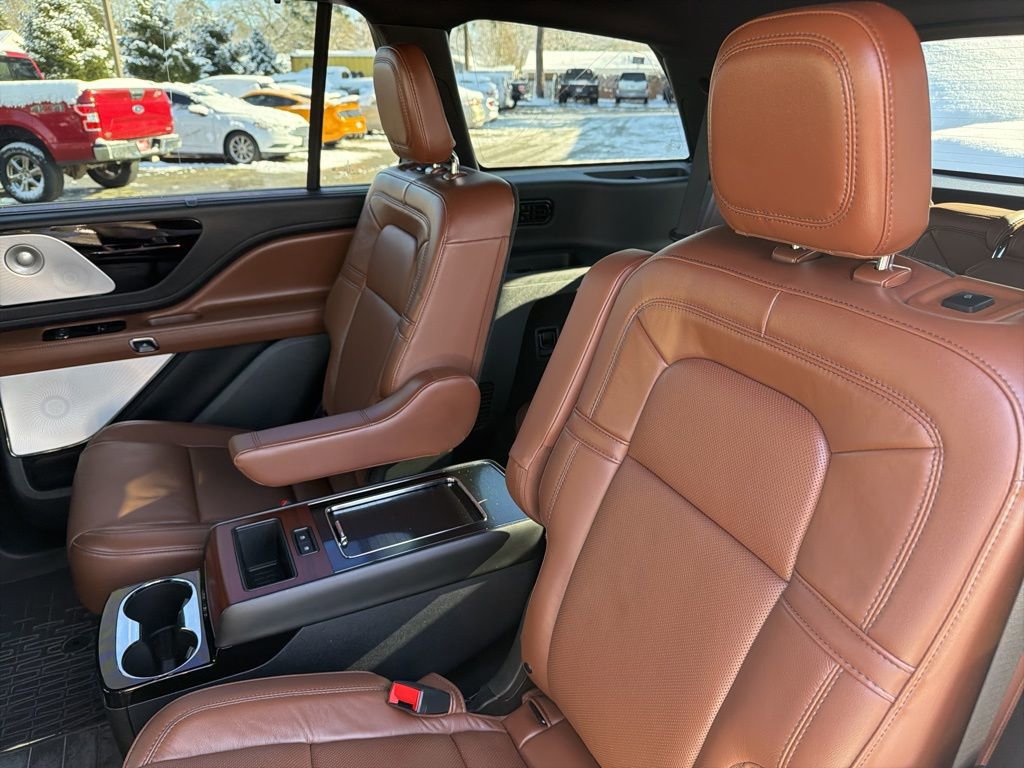Used 2022 Lincoln Aviator Reserve w/ Equipment Group 201A AWD/4WD image 39