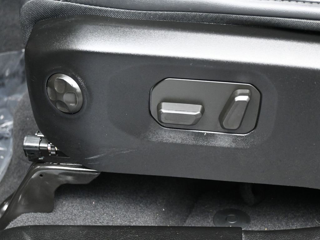 Used 2025 Jeep Wrangler Unlimited Rubicon 392 image 12