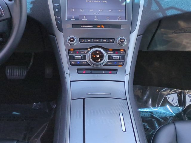 Used 2020 Lincoln MKZ FWD image 17