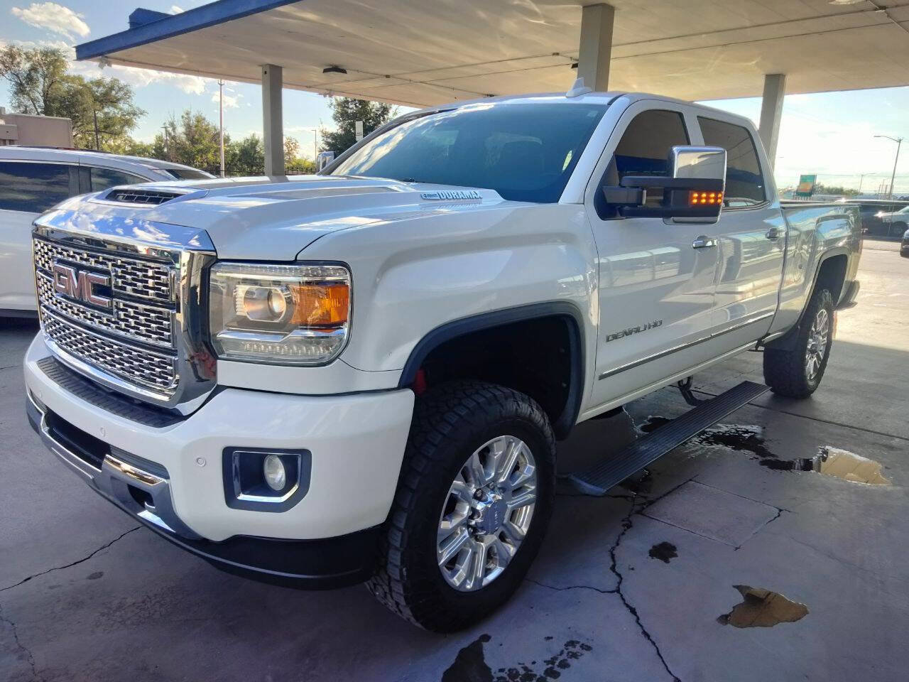 Used 2019 GMC Sierra 3500 Denali w/ Duramax Plus Package image 6
