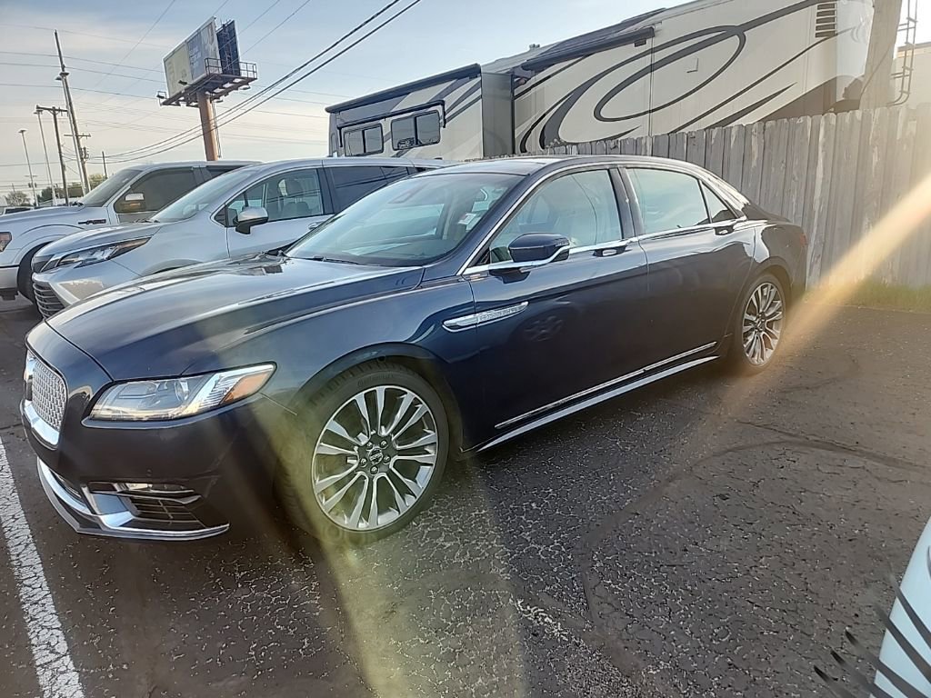 Used 2017 Lincoln Continental Reserve w/ Climate Package image 4