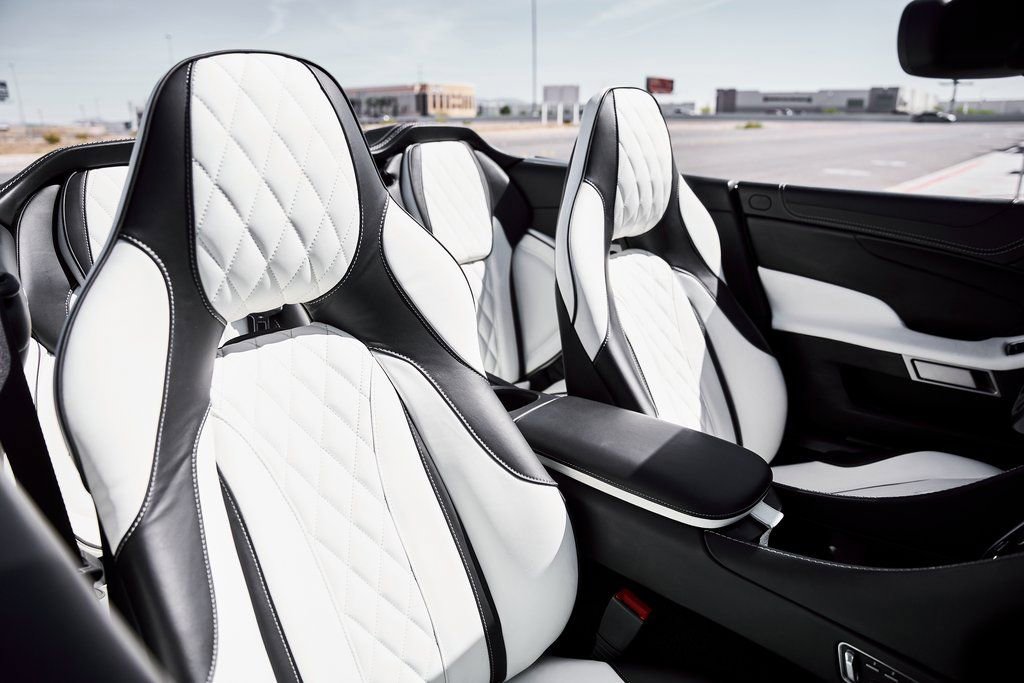 Used 2017 Aston Martin Vanquish S image 47