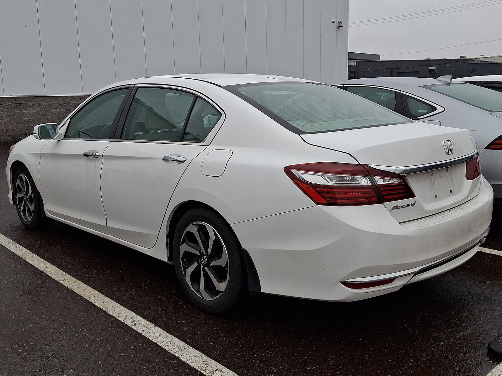 Used 2016 Honda Accord EX-L image 3