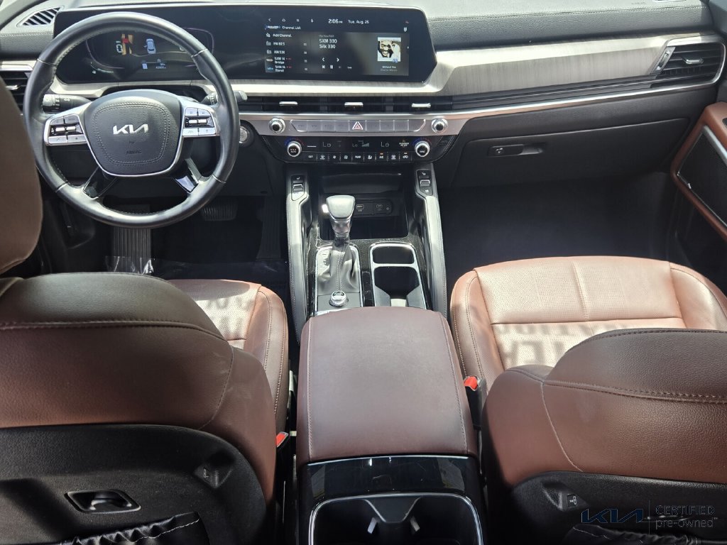 Certified 2023 Kia Telluride EX w/ EX Captain's Chair Package FWD image 12