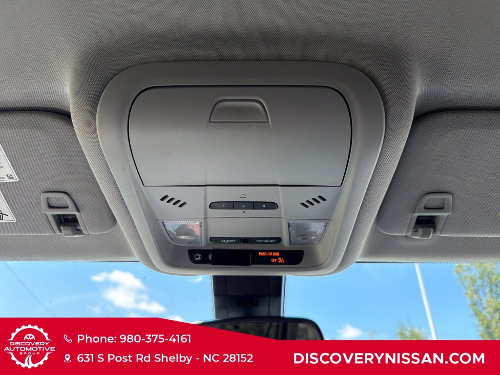 Used 2024 GMC Terrain SLT AWD/4WD image 27