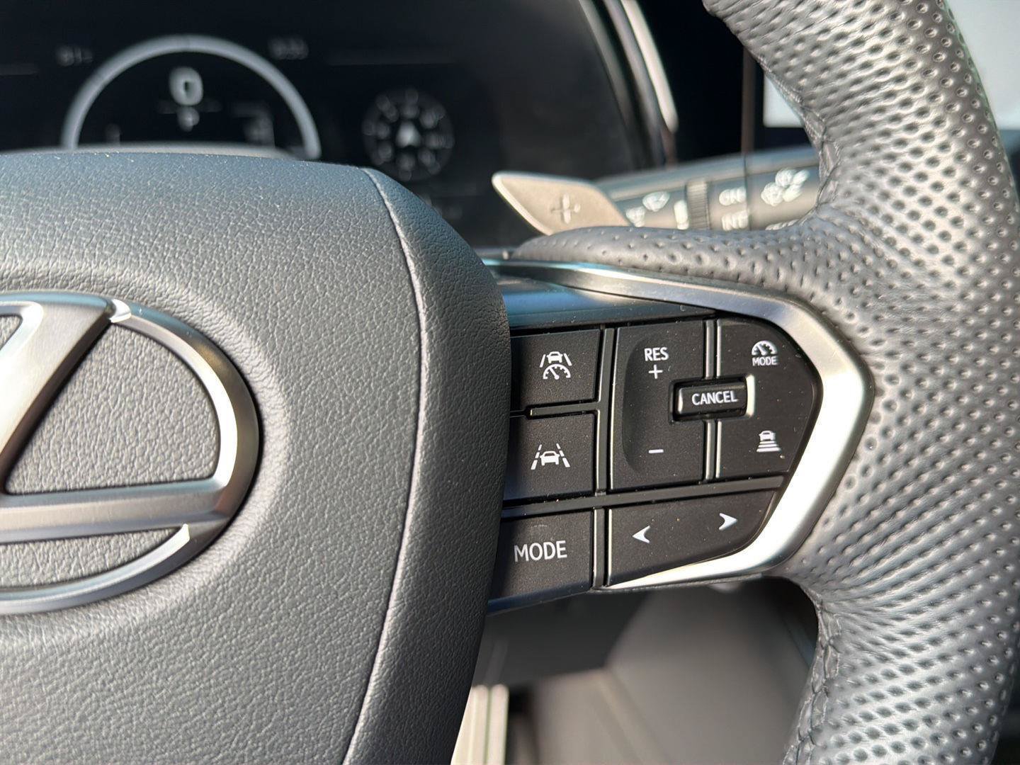 Certified 2025 Lexus TX 500h AWD w/ Technology Package image 24