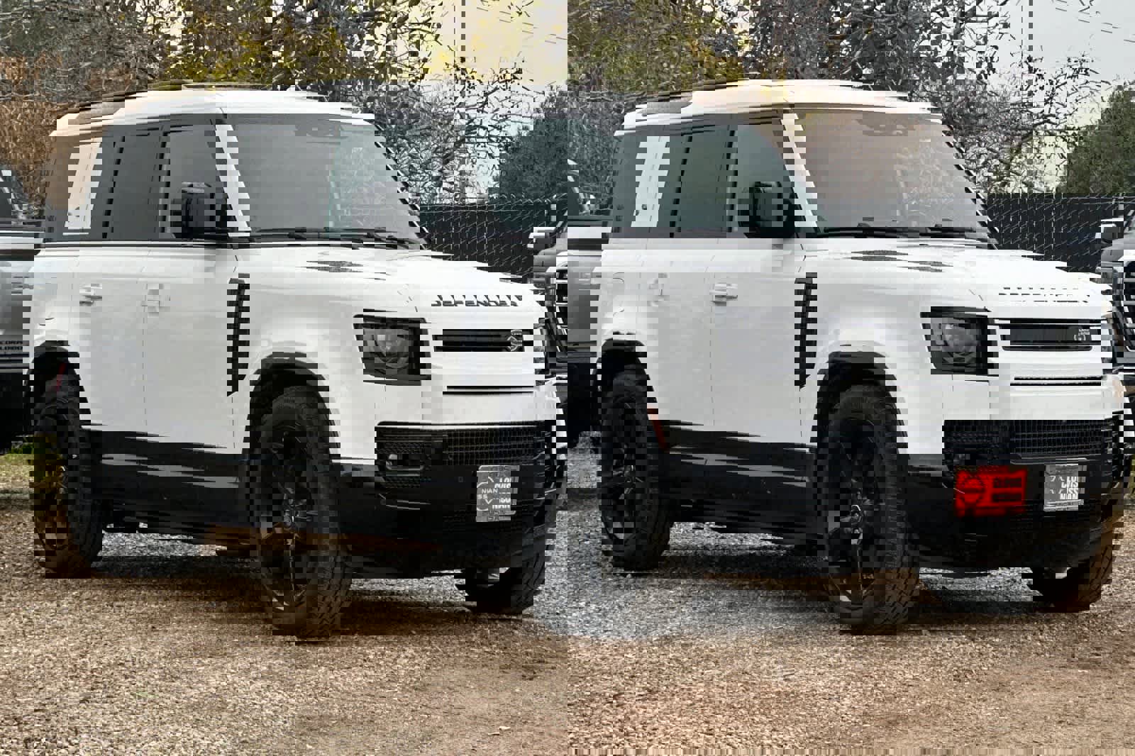 Used 2024 Land Rover Defender 110 X-Dynamic SE image 10