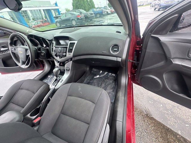 Used 2016 Chevrolet Cruze LT FWD image 15
