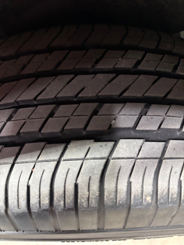 Used 2023 Chrysler Voyager LX image 49