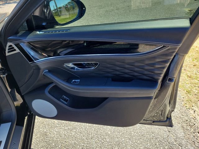 Used 2022 Bentley Flying Spur V8 image 35