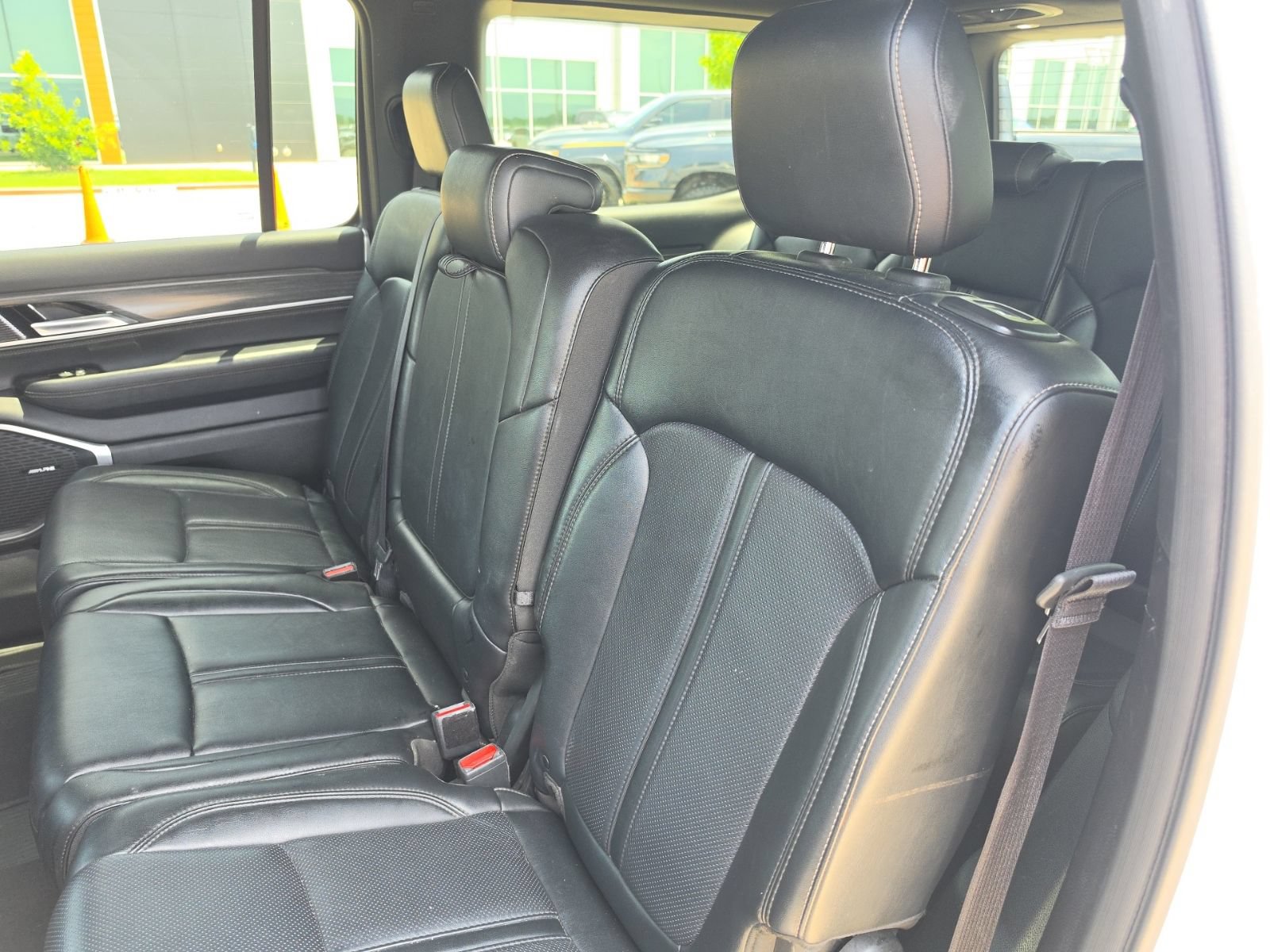 Used 2024 Jeep Wagoneer Series II w/ Flexible Seating Group RWD image 19