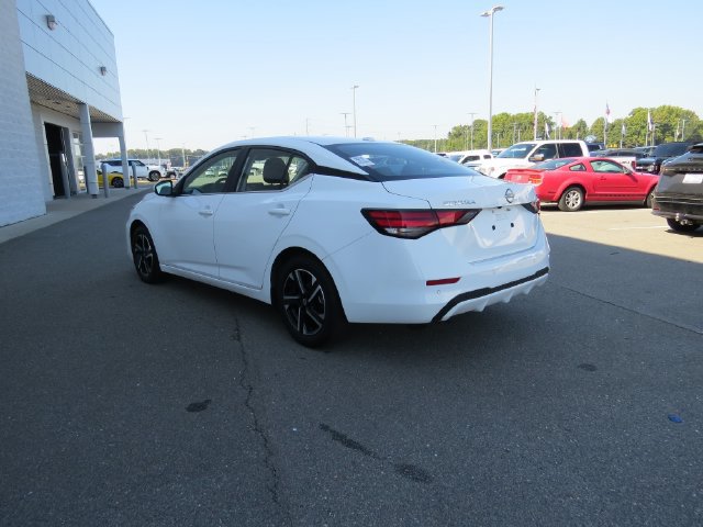 Used 2024 Nissan Sentra SV FWD image 5