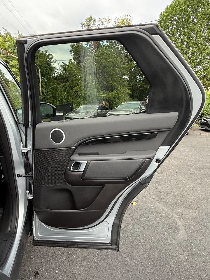 Used 2018 Land Rover Discovery SE image 20